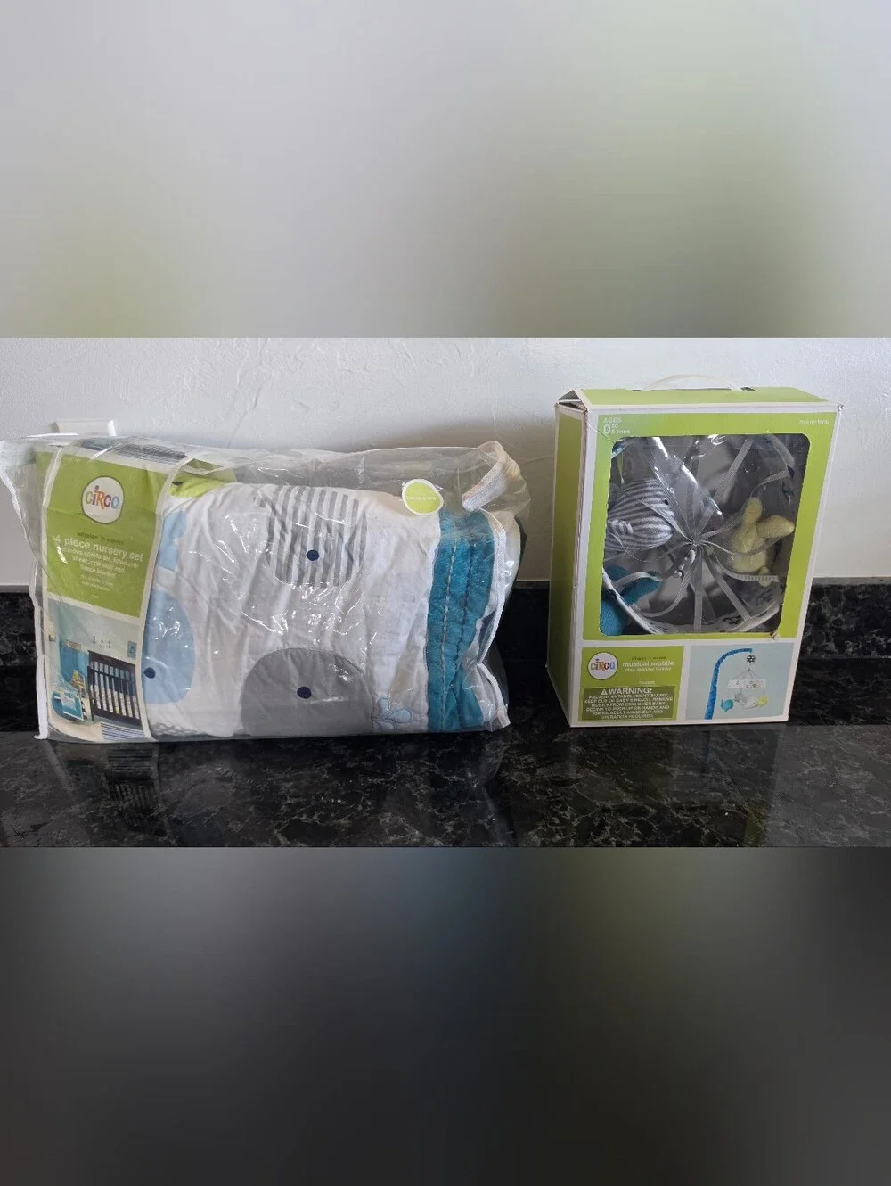 Circo Whales 'n Waves  Nursery Set & Musical Mobile